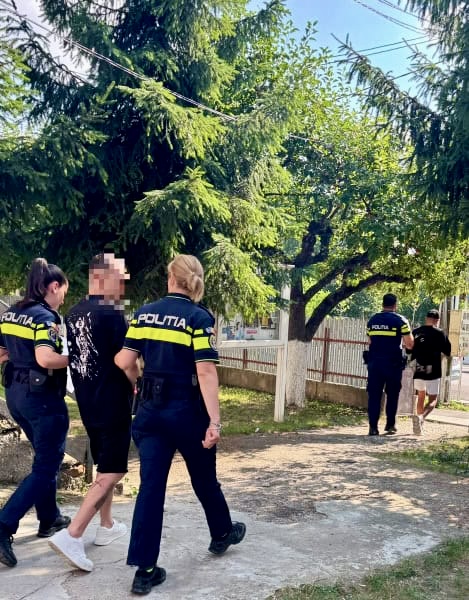 Reținuți-5 – Ziarul Argeşul - ediţia online
