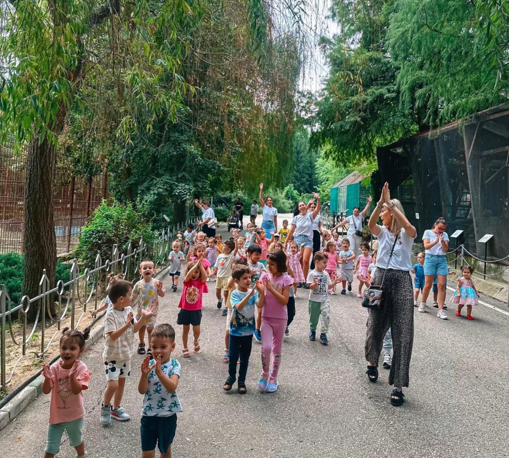 Zoo-Pitești-copii- – Ziarul Argeşul - ediţia online