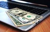 Românii cheltuie tot mai mult online: ce trebuie să știm despre siguranța tranzacțiilor și protecția consumatorului