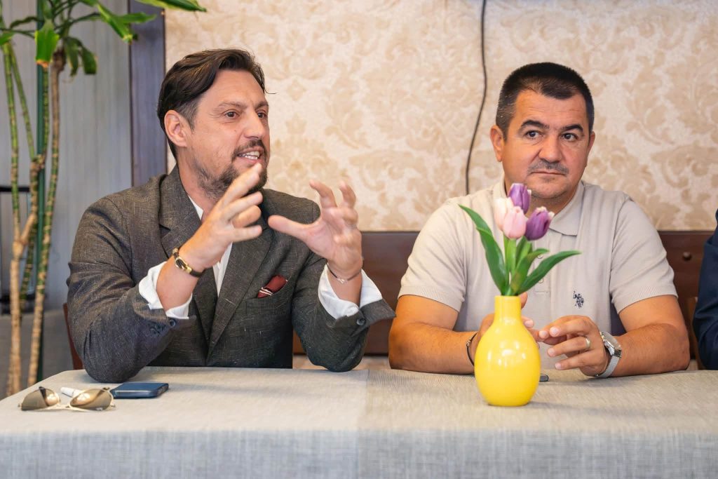 Adrian-Dumitru-Bughiu- – Ziarul Argeşul - ediţia online