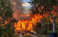 Incendiu în județul Argeș! Flăcările au cuprins o anexă și s-au extins la locuință