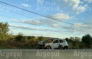 Ultima oră! Mașină făcută scrum în Argeș, după o explozie. Trafic blocat total
