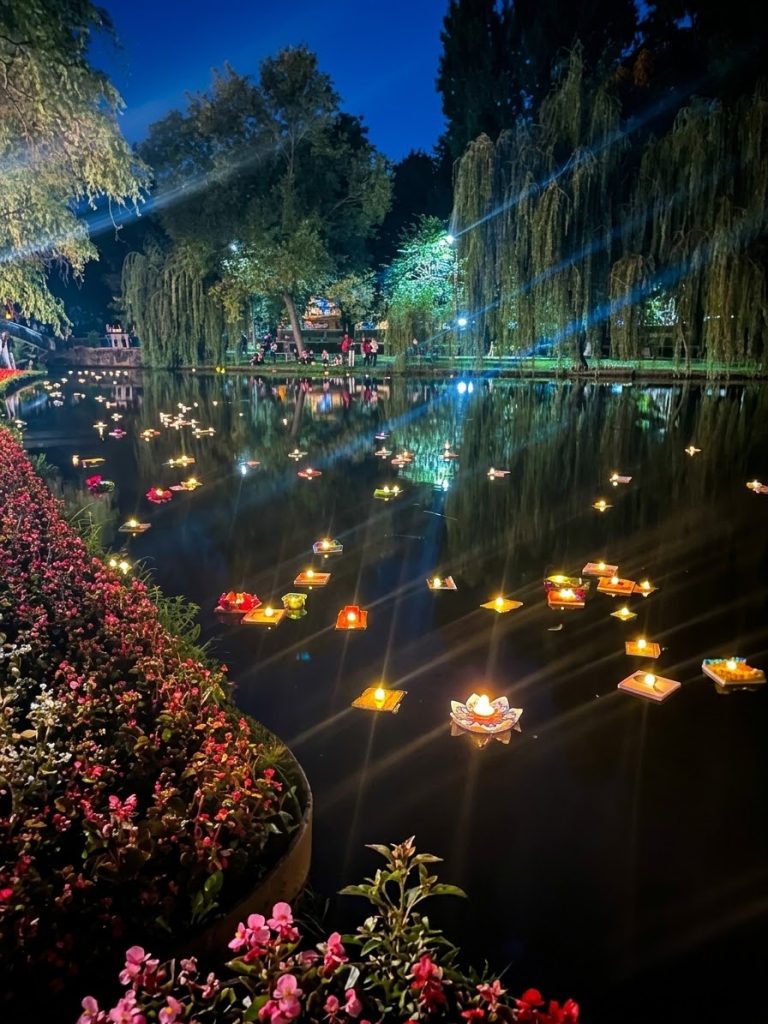 Poza pentru articolul Seara lampioanelor revine la Pitești. Eveniment caritabil, sâmbătă, în Parcul Ștrand