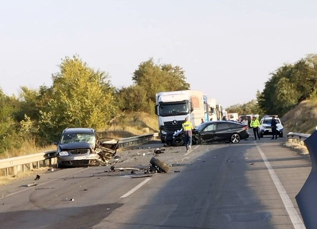 Accident-3-autoturisme-2 – Ziarul Argeşul - ediţia online