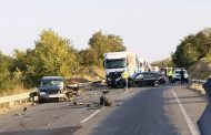 Accident cu trei autovehicule pe DN 7, la Drăganu. O femeie a fost rănită