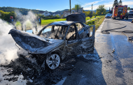 Incendiu la un autoturism în Bascov, satul Valea Ursului. Mașina a ars în totalitate