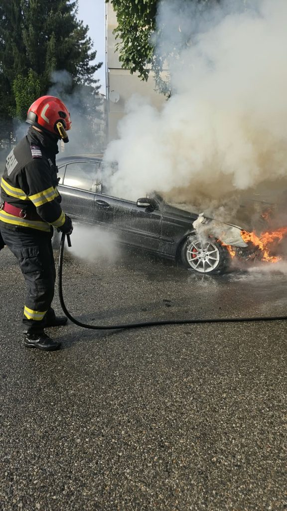 Incendiu-autoturism-5 – Ziarul Argeşul - ediţia online