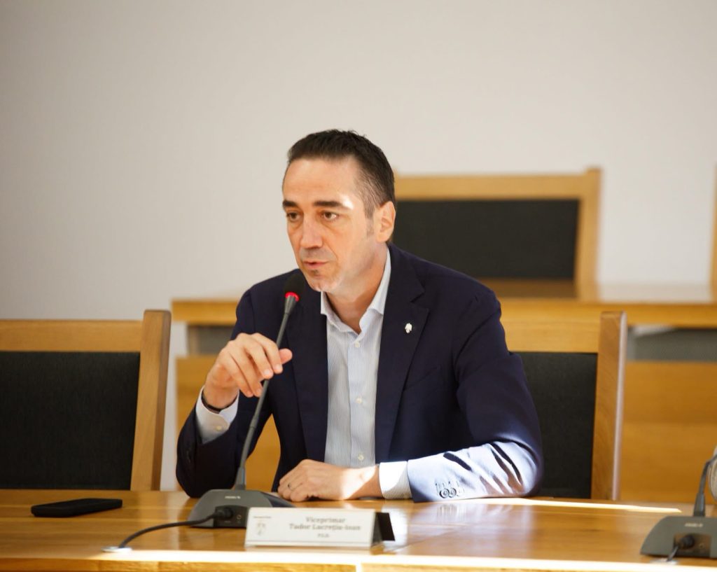Lucrețiu-Tudor- – Ziarul Argeşul - ediţia online