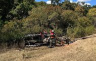 Acum! Intervenție de urgență în Argeș. O persoană, prinsă sub un tractor